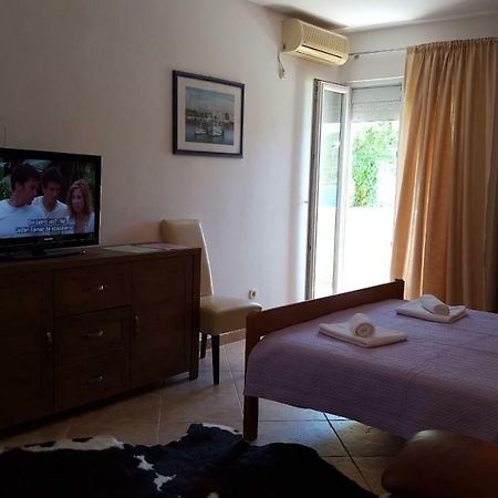 Bed and Breakfast Pansion Kaleb Brbinj Exterior foto